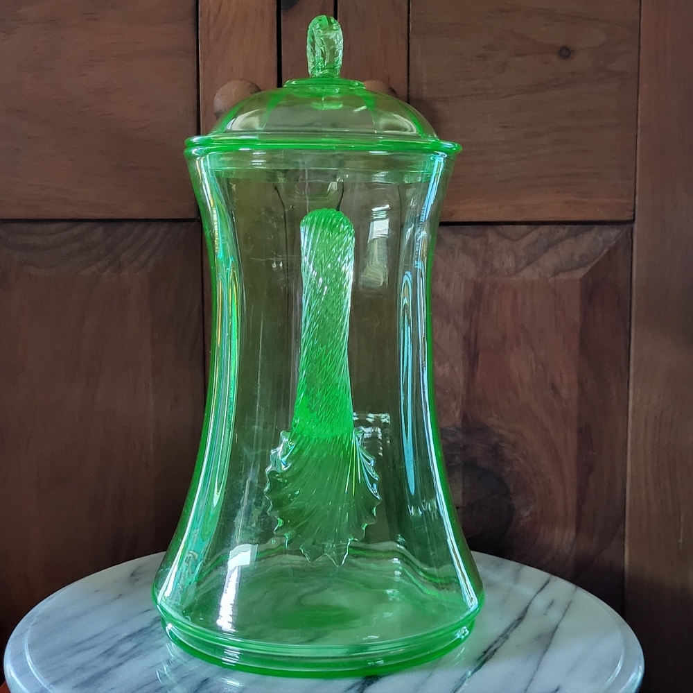 Vibrant Green Glass Pitcher - Picture 8 of 17
